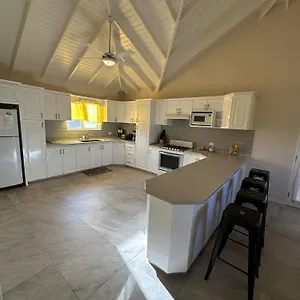  Apartment Ixoras