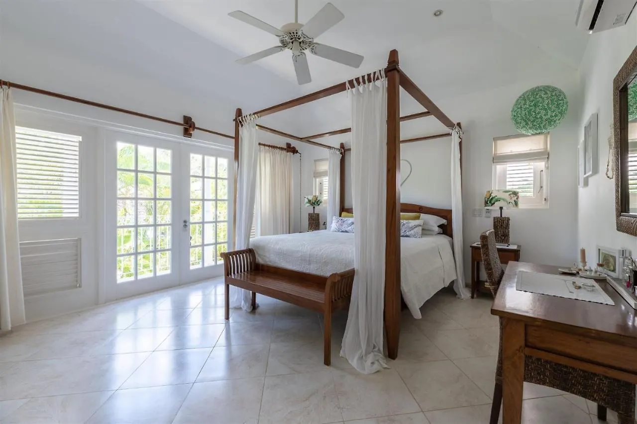 Shimmers, Stunning, Stylish West Coast Villa Saint Peter