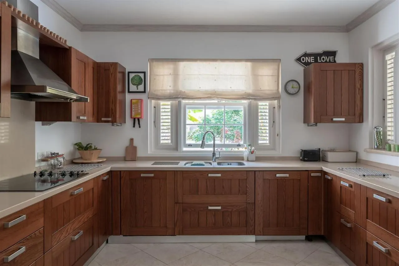 Shimmers, Stunning, Stylish West Coast Villa Saint Peter 0*,  Barbados